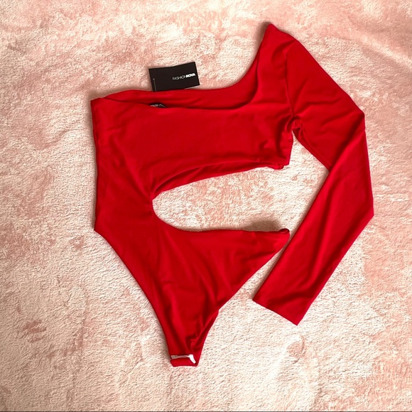 NWT Fashion Nova One Shoulder Cut Out Bodysuit Red - Picture 5 of 5